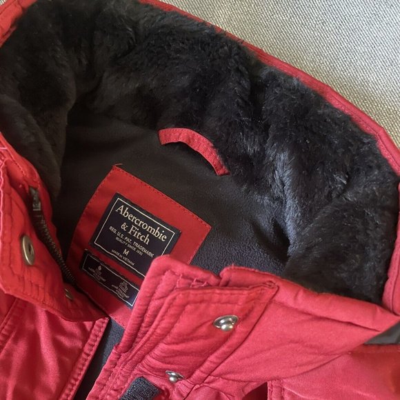 Abercrombie & fitch Women’s Water and wind resistant Jacket Hoodie Medium - Picture 3 of 3